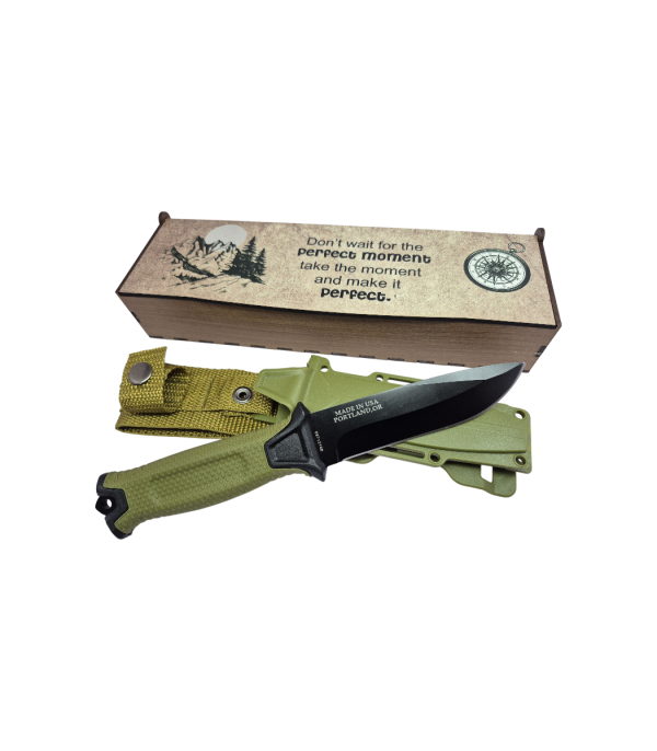 Strongarm Hunting Knife in Gift Box (Green)